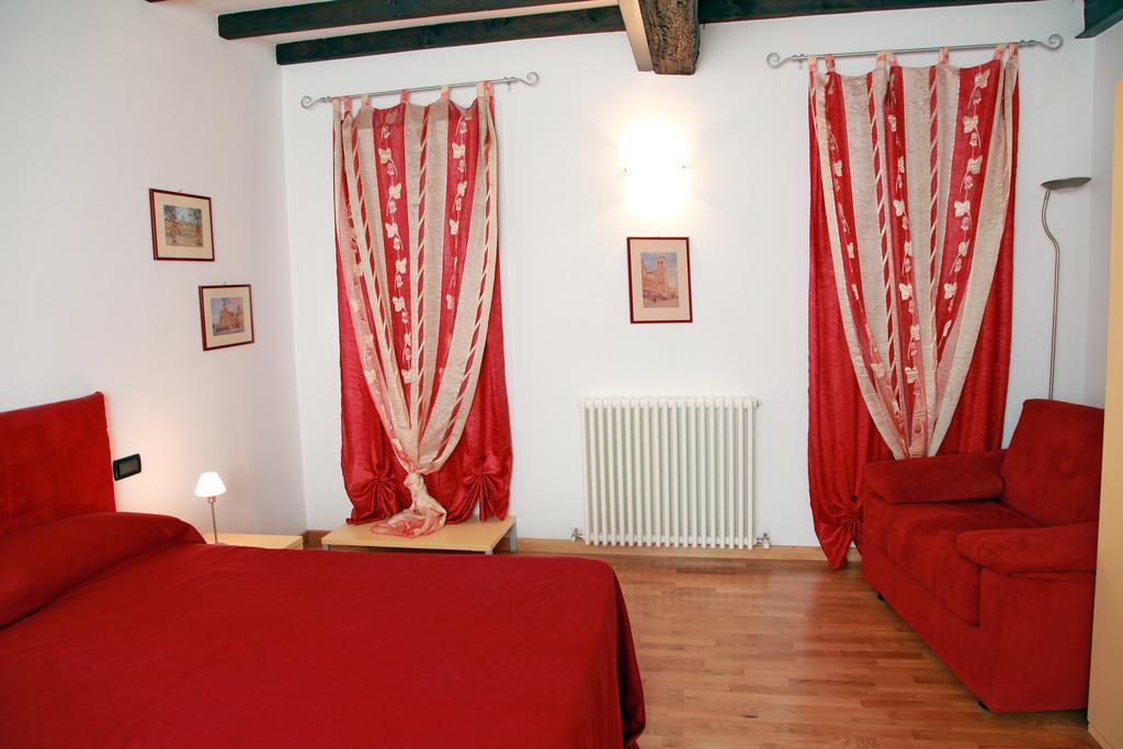 Il Sipario Bed & Breakfast Ферара Стая снимка